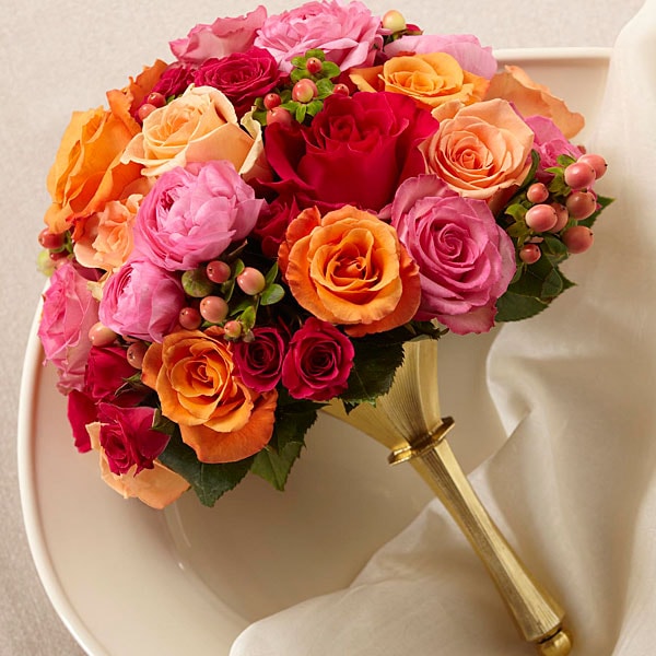 The Bright Promise Bouquet :: Mostly Roses